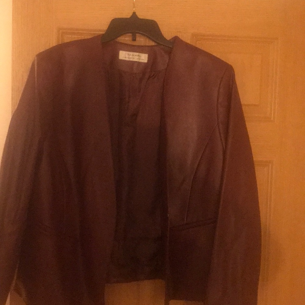Tahari Blazer size XL Just like NEW worm once